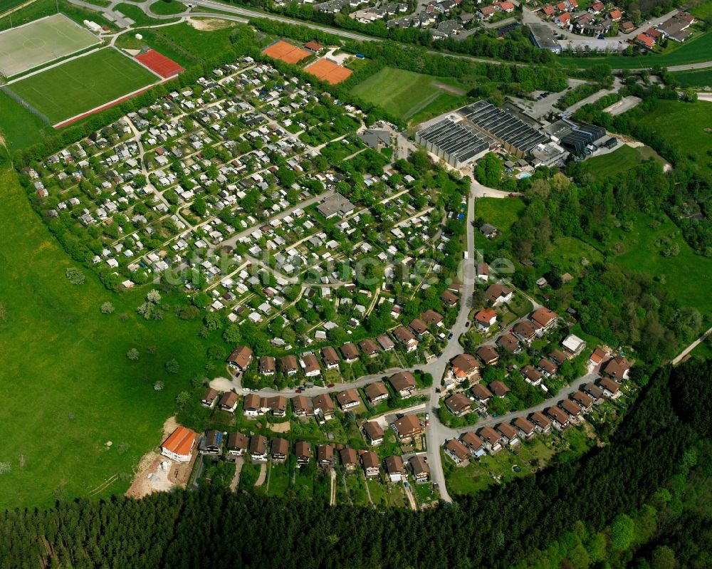 Adelberg aus der Vogelperspektive: Wohngebiet der Mehrfamilienhaussiedlung in Adelberg im Bundesland Baden-Württemberg, Deutschland