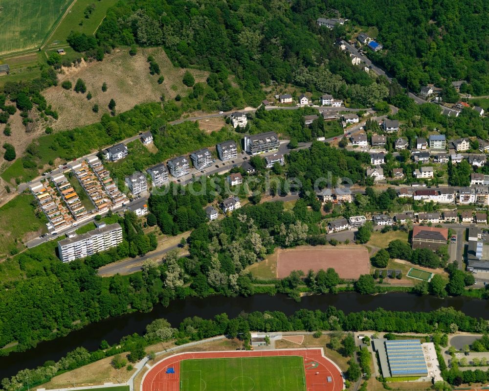 Bad Ems von oben - Wohngebiet einer Mehrfamilienhaussiedlung in Bad Ems im Bundesland Rheinland-Pfalz