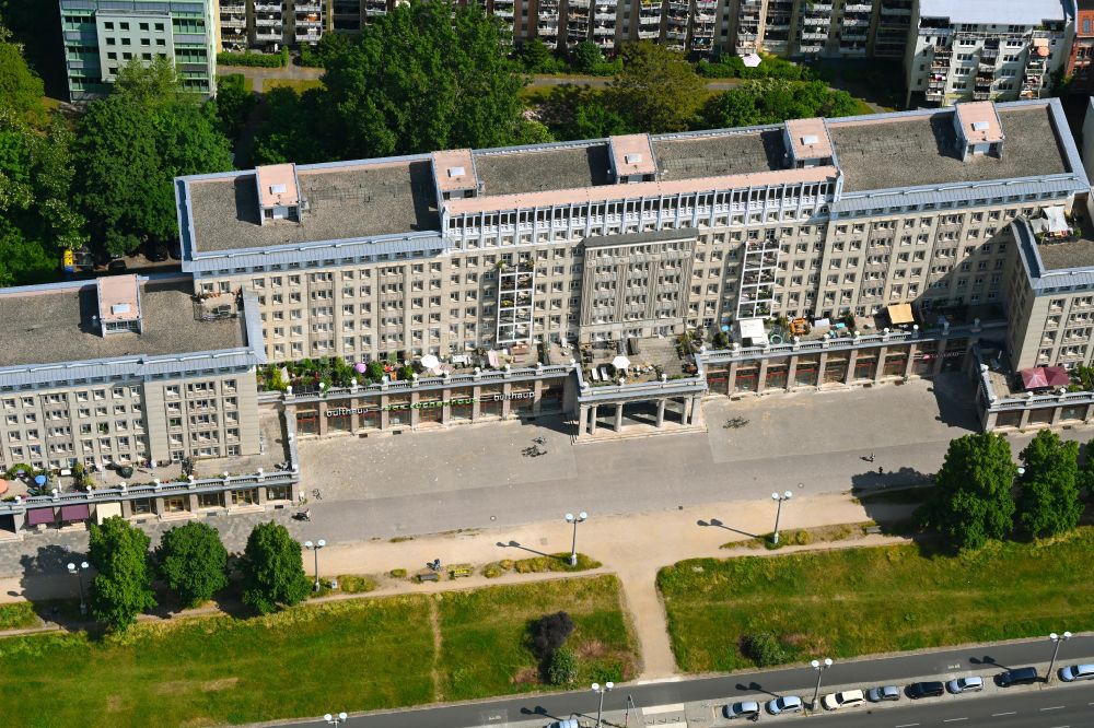 Luftbild Berlin - Wohngebiet der Mehrfamilienhaussiedlung mit Balkon- und Terassen- Fassade im Ortsteil Friedrichshain in Berlin, Deutschland