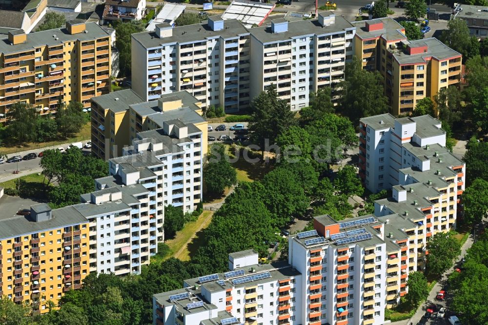 Luftaufnahme Berlin - Wohngebiet der Mehrfamilienhaussiedlung in Berlin, Deutschland