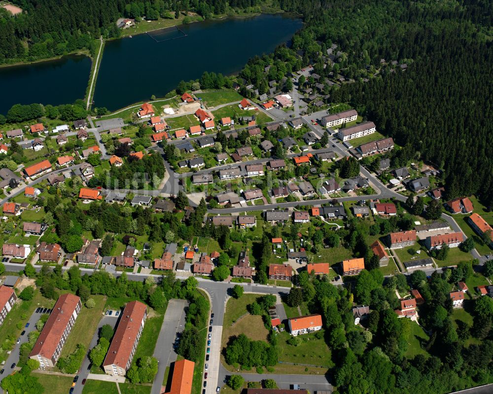 Clausthal-Zellerfeld aus der Vogelperspektive: Wohngebiet der Mehrfamilienhaussiedlung in Clausthal-Zellerfeld im Bundesland Niedersachsen, Deutschland