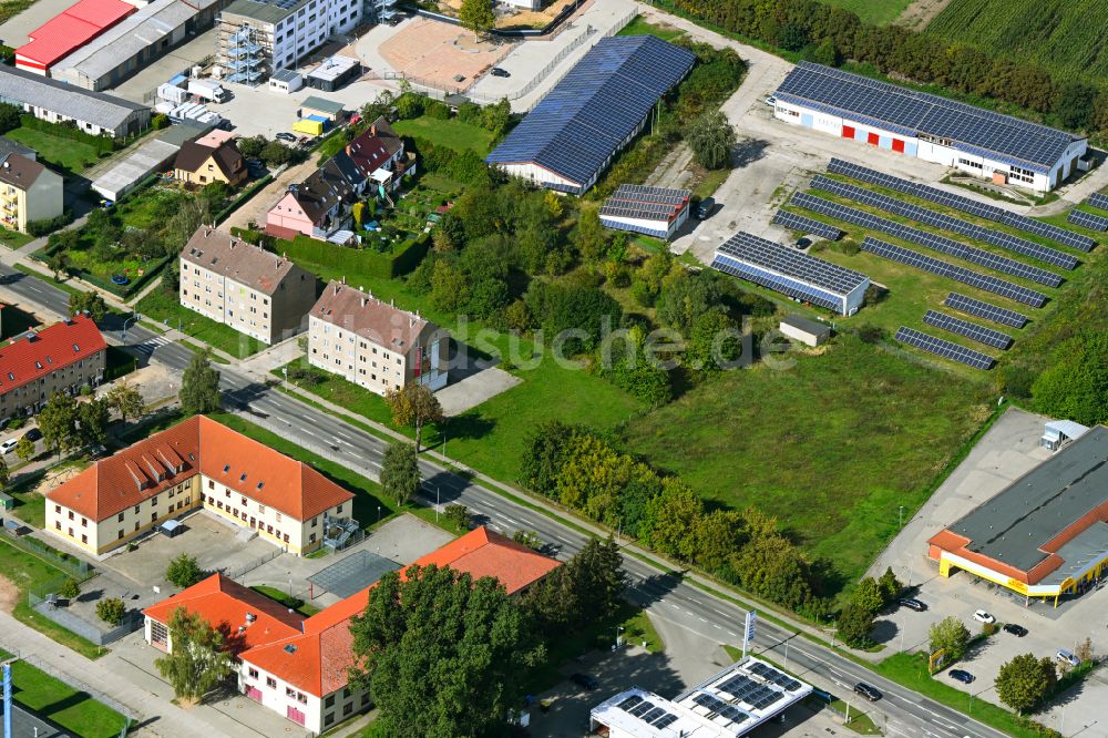Luftaufnahme Demmin - Wohngebiet der Mehrfamilienhaussiedlung in Demmin im Bundesland Mecklenburg-Vorpommern, Deutschland