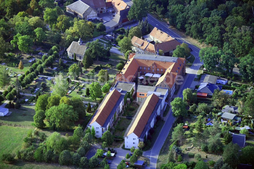 Luftbild Derenburg - Wohngebiet der Mehrfamilienhaussiedlung in Derenburg im Bundesland Sachsen-Anhalt, Deutschland