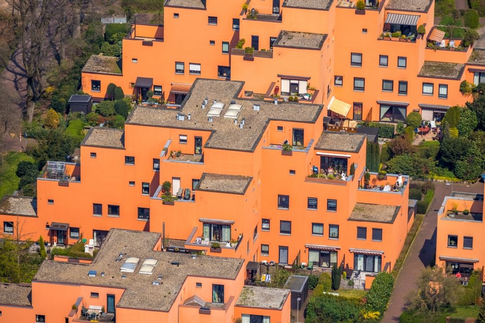 Dorsten von oben - Wohngebiet der Mehrfamilienhaussiedlung in Dorsten im Bundesland Nordrhein-Westfalen, Deutschland