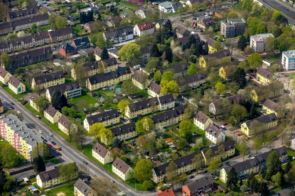 Luftaufnahme Kamen - Wohngebiet der Mehrfamilienhaussiedlung entlang der Bogenstraße - Nordring in Kamen im Bundesland Nordrhein-Westfalen, Deutschland