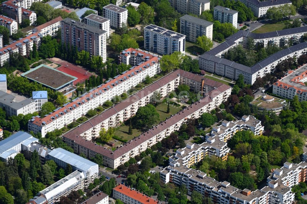 Berlin aus der Vogelperspektive: Wohngebiet der Mehrfamilienhaussiedlung entlang der Frobenstraße - Havensteinstraße - Seydlitzstraße in Berlin, Deutschland