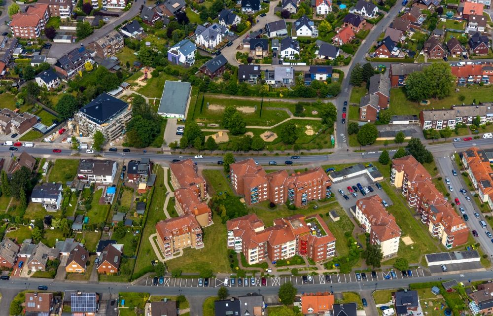 Luftaufnahme Werne - Wohngebiet der Mehrfamilienhaussiedlung entlang der Humboldtstraße - Schlaunstraße in Werne im Bundesland Nordrhein-Westfalen, Deutschland