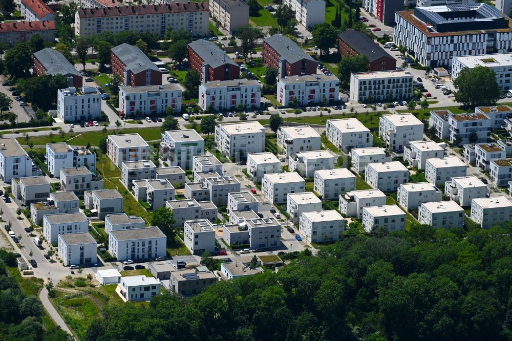 Luftaufnahme Ingolstadt - Wohngebiet der Mehrfamilienhaussiedlung entlang der Inge-Meysel-Straße in Ingolstadt im Bundesland Bayern, Deutschland