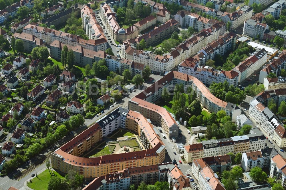 Luftaufnahme Leipzig - Wohngebiet der Mehrfamilienhaussiedlung entlang der Wilhelm-Plesse-Straße - Virchowstraße in Leipzig im Bundesland Sachsen, Deutschland