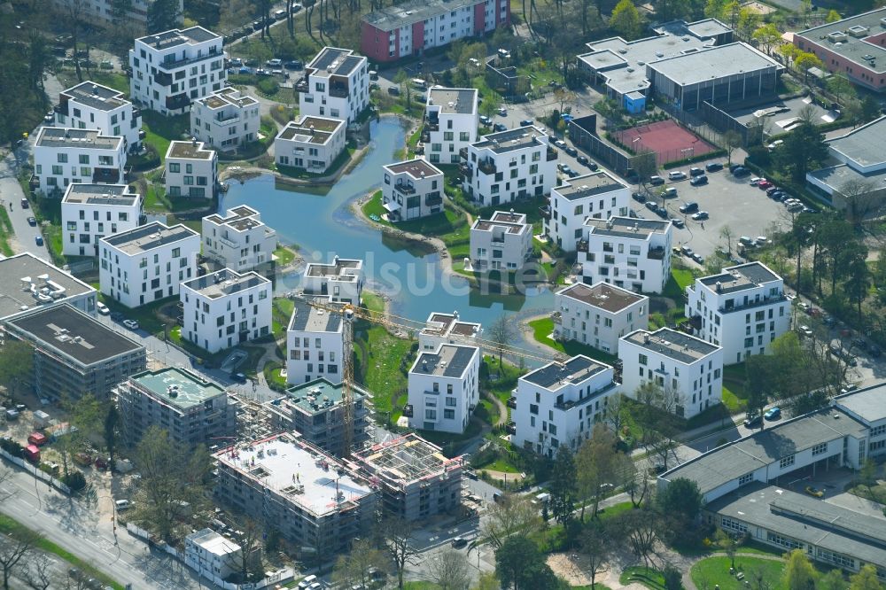 Luftbild Berlin - Wohngebiet der Mehrfamilienhaussiedlung Fünf Morgen Dahlem Urban Village im Ortsteil Dahlem in Berlin, Deutschland