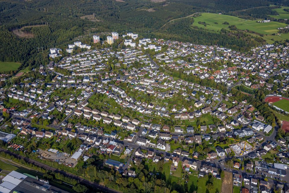 Kreuztal aus der Vogelperspektive: Wohngebiet der Mehrfamilienhaussiedlung Fritz-Erler-Siedlung in Kreuztal im Bundesland Nordrhein-Westfalen