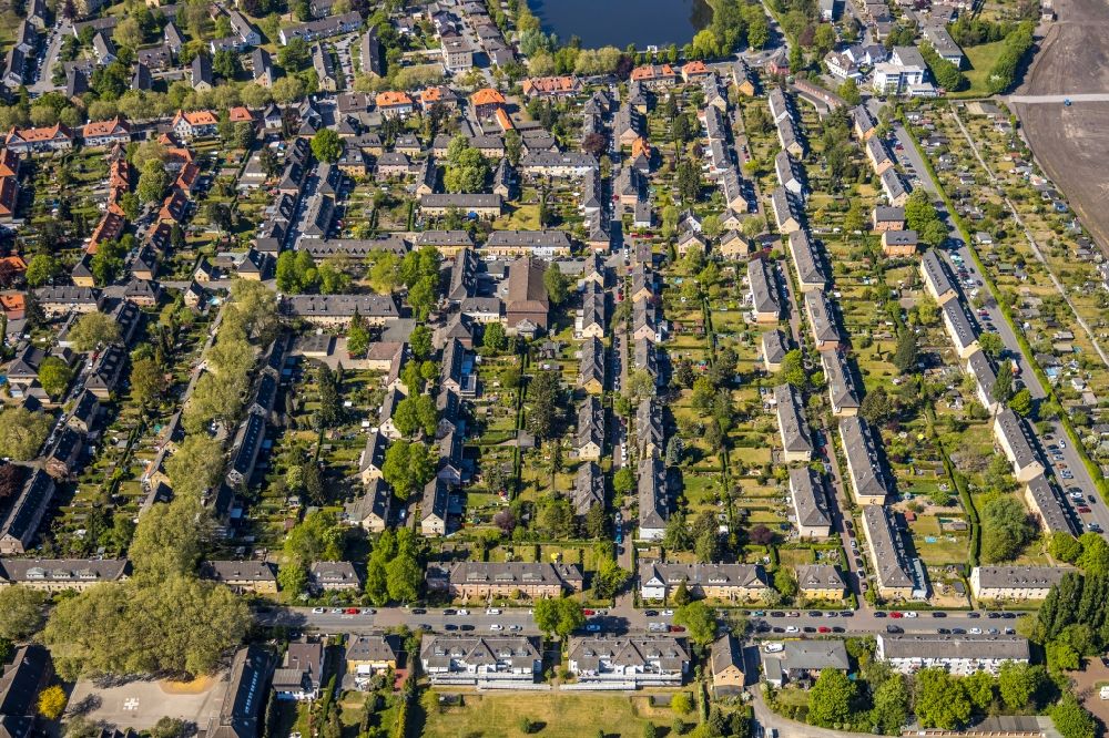 Luftbild Duisburg - Wohngebiet der Mehrfamilienhaussiedlung Gartenstadt Wedau in Duisburg im Bundesland Nordrhein-Westfalen