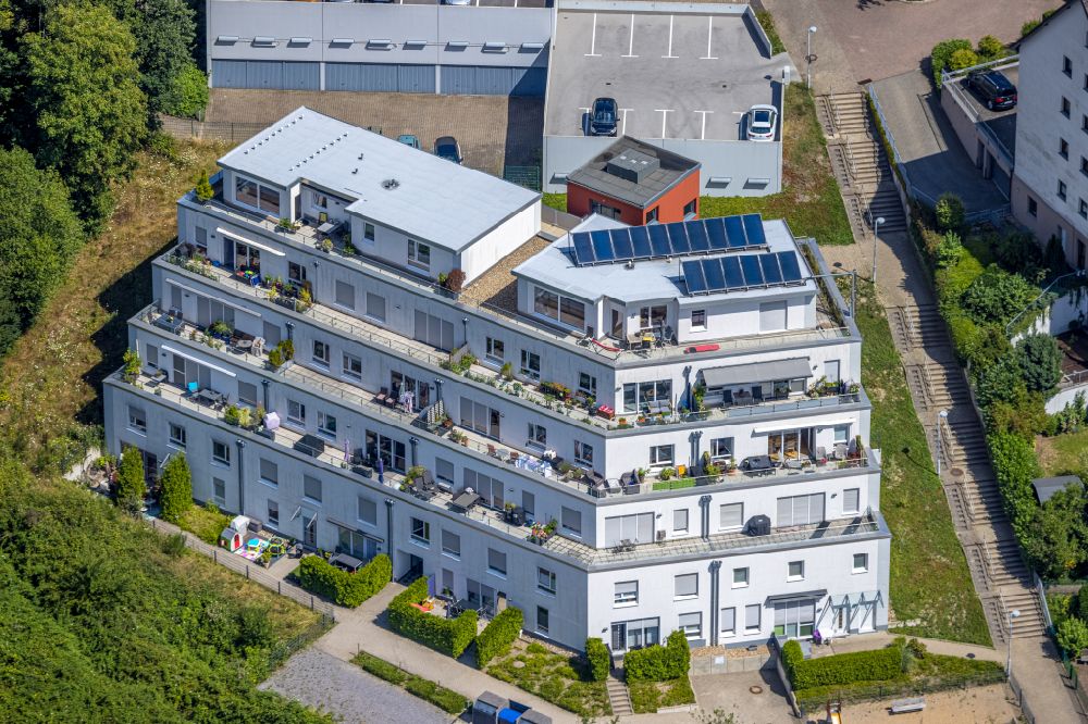 Luftaufnahme Velbert - Wohngebiet der Mehrfamilienhaussiedlung in Hanglage in Velbert im Bundesland Nordrhein-Westfalen, Deutschland