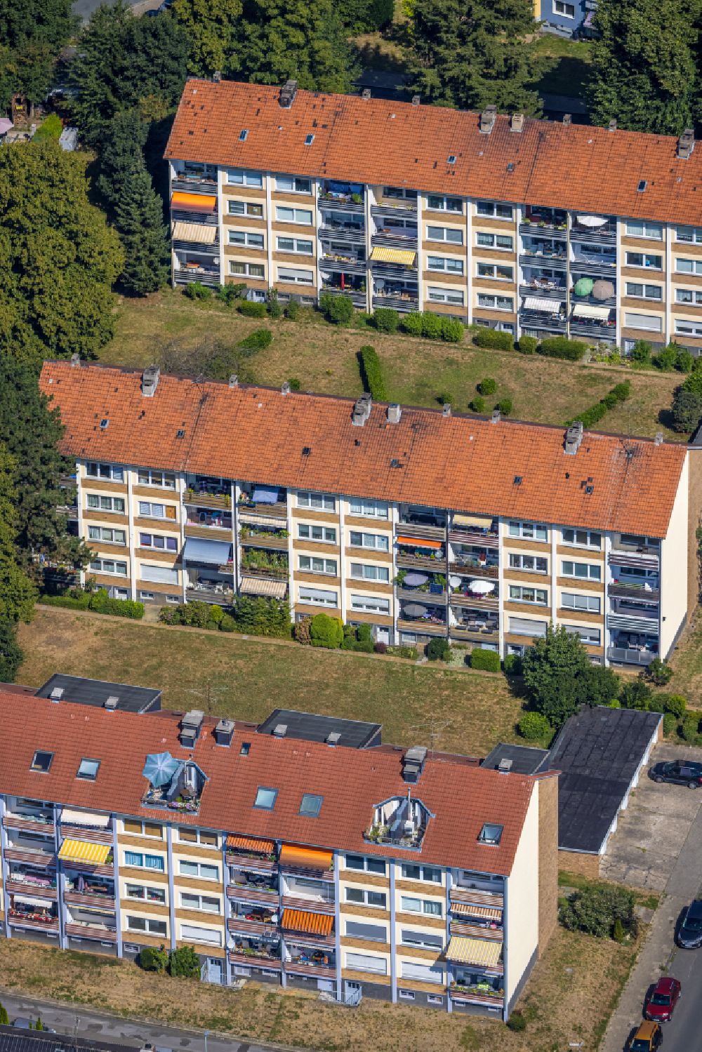 Hattingen von oben - Wohngebiet der Mehrfamilienhaussiedlung in Hattingen im Bundesland Nordrhein-Westfalen, Deutschland