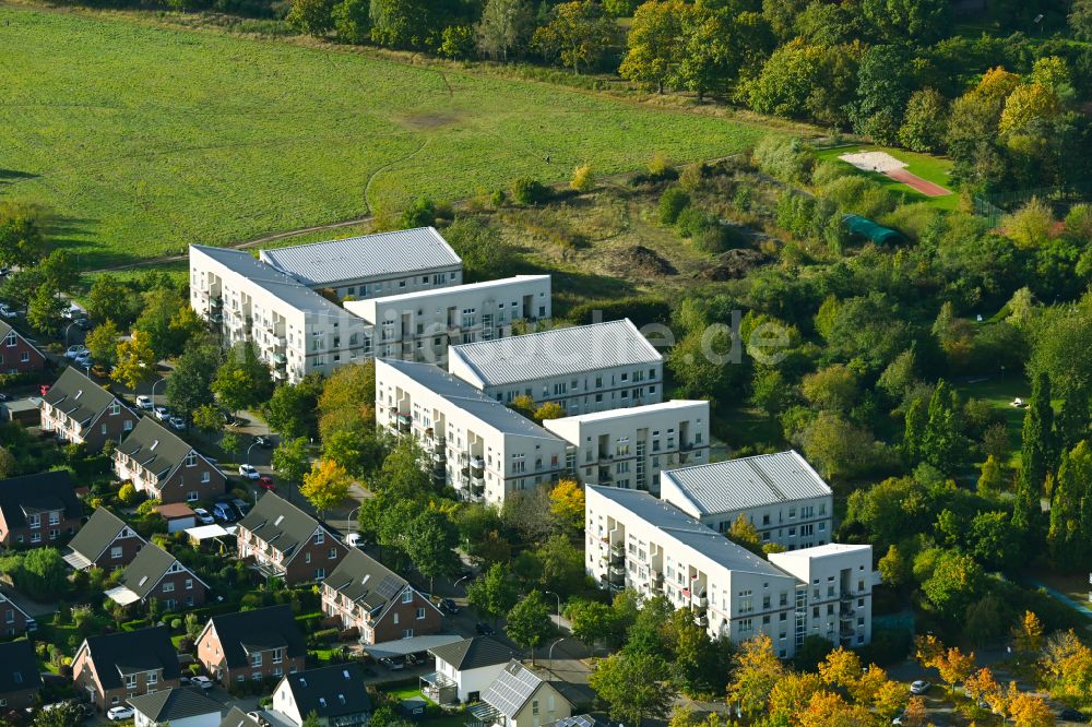 Teltow von oben - Wohngebiet der Mehrfamilienhaussiedlung am Heinersdorfer Weg in Teltow im Bundesland Brandenburg, Deutschland