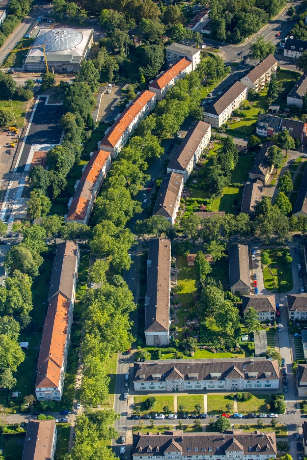 Essen von oben - Wohngebiet der Mehrfamilienhaussiedlung Hirtsiefer-Siedlung in Essen im Bundesland Nordrhein-Westfalen