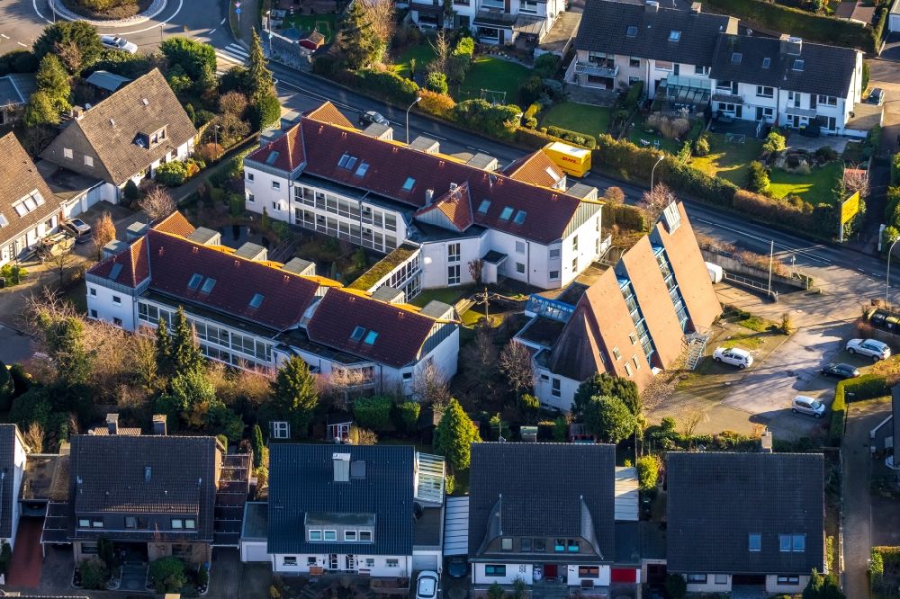 Luftbild Heiligenhaus - Wohngebiet der Mehrfamilienhaussiedlung Isenbügeler Straße - Geranienweg im Ortsteil Laupendahl in Heiligenhaus im Bundesland Nordrhein-Westfalen, Deutschland