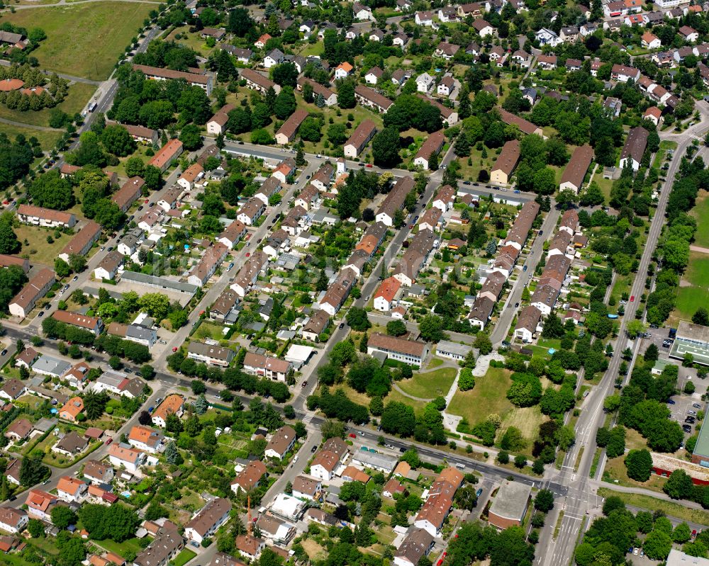 Luftaufnahme Karlsruhe - Wohngebiet der Mehrfamilienhaussiedlung in Karlsruhe im Bundesland Baden-Württemberg, Deutschland
