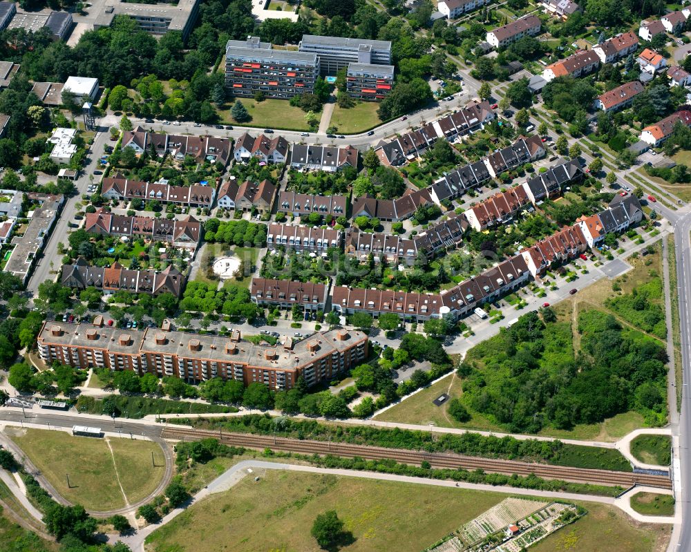 Luftbild Karlsruhe - Wohngebiet der Mehrfamilienhaussiedlung in Karlsruhe im Bundesland Baden-Württemberg, Deutschland