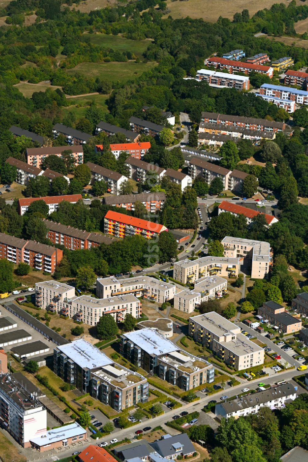 Kücknitz von oben - Wohngebiet der Mehrfamilienhaussiedlung in Kücknitz im Bundesland Schleswig-Holstein, Deutschland