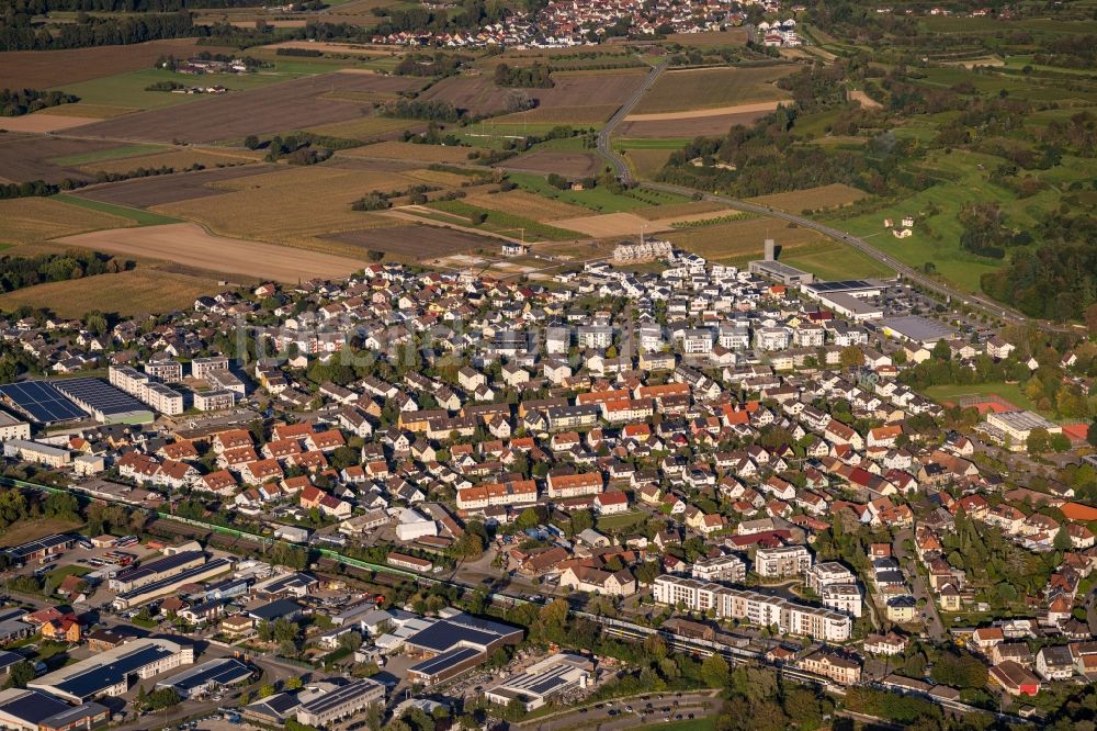 Kenzingen von oben - Wohngebiet einer Mehrfamilienhaussiedlung in Kenzingen im Bundesland Baden-Württemberg, Deutschland