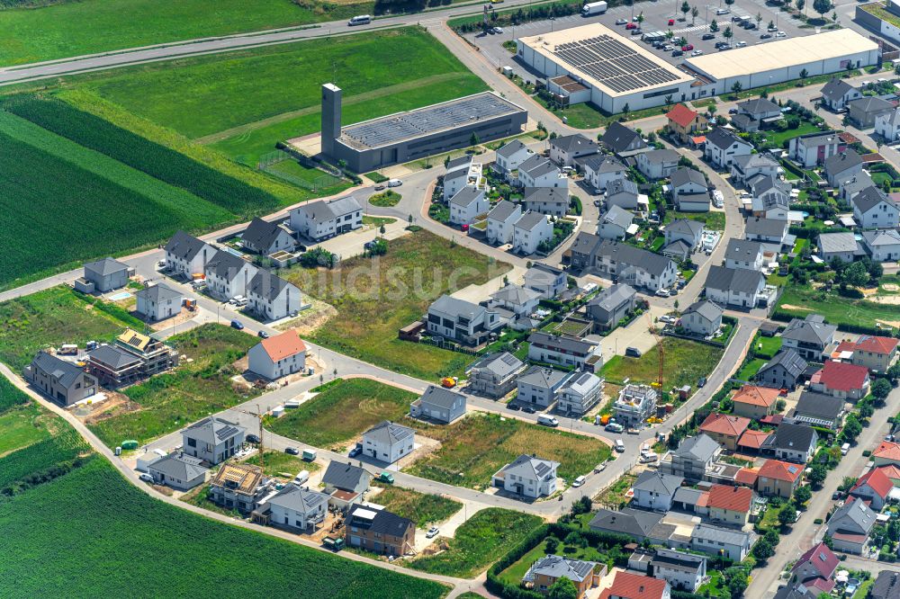 Luftaufnahme Kenzingen - Wohngebiet der Mehrfamilienhaussiedlung Kenzingen in Kenzingen im Bundesland Baden-Württemberg, Deutschland