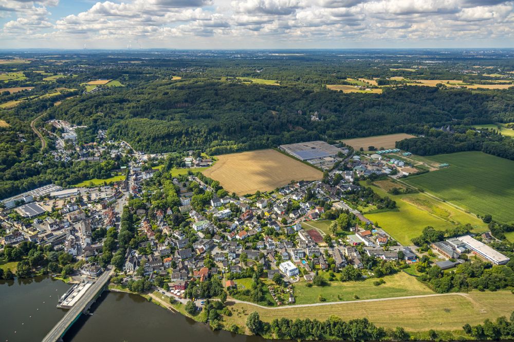 Kettwig von oben - Wohngebiet der Mehrfamilienhaussiedlung in Kettwig im Bundesland Nordrhein-Westfalen, Deutschland