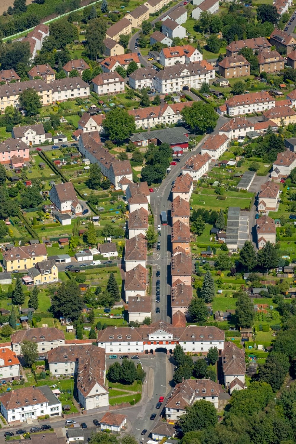 Schwerte von oben - Wohngebiet der Mehrfamilienhaussiedlung Kreinbergsiedlung in Schwerte im Bundesland Nordrhein-Westfalen
