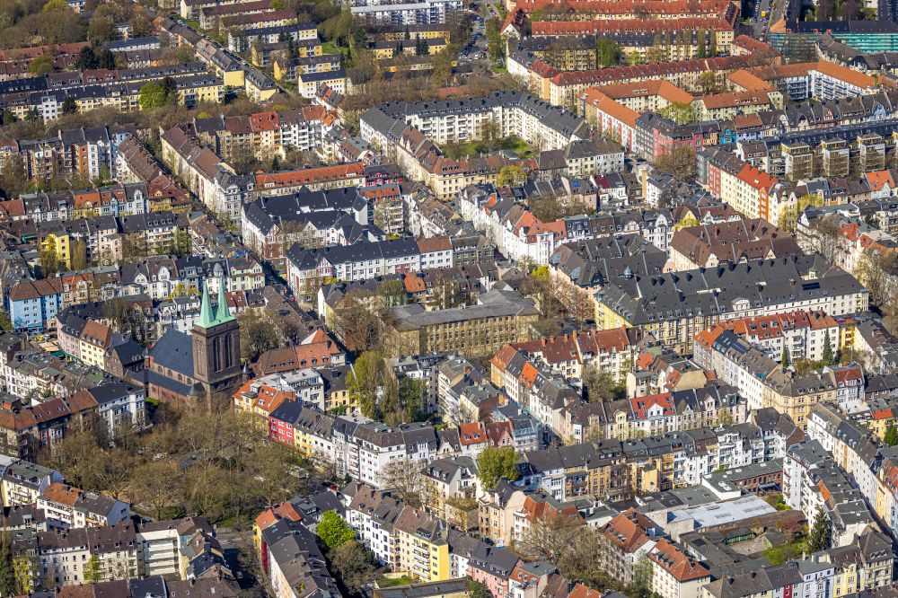 Dortmund von oben - Wohngebiet der Mehrfamilienhaussiedlung Kreuzviertel entlang der Arneckestraße in Dortmund im Bundesland Nordrhein-Westfalen, Deutschland
