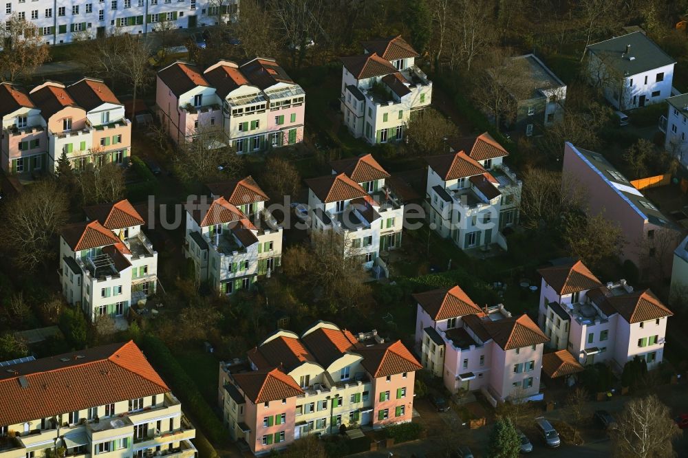 Berlin von oben - Wohngebiet der Mehrfamilienhaussiedlung Kuckhoffstraße in Niederschönhausen in Berlin, Deutschland