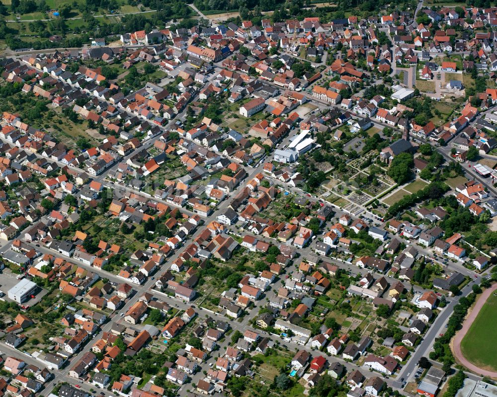 Luftaufnahme Linkenheim - Wohngebiet der Mehrfamilienhaussiedlung in Linkenheim im Bundesland Baden-Württemberg, Deutschland