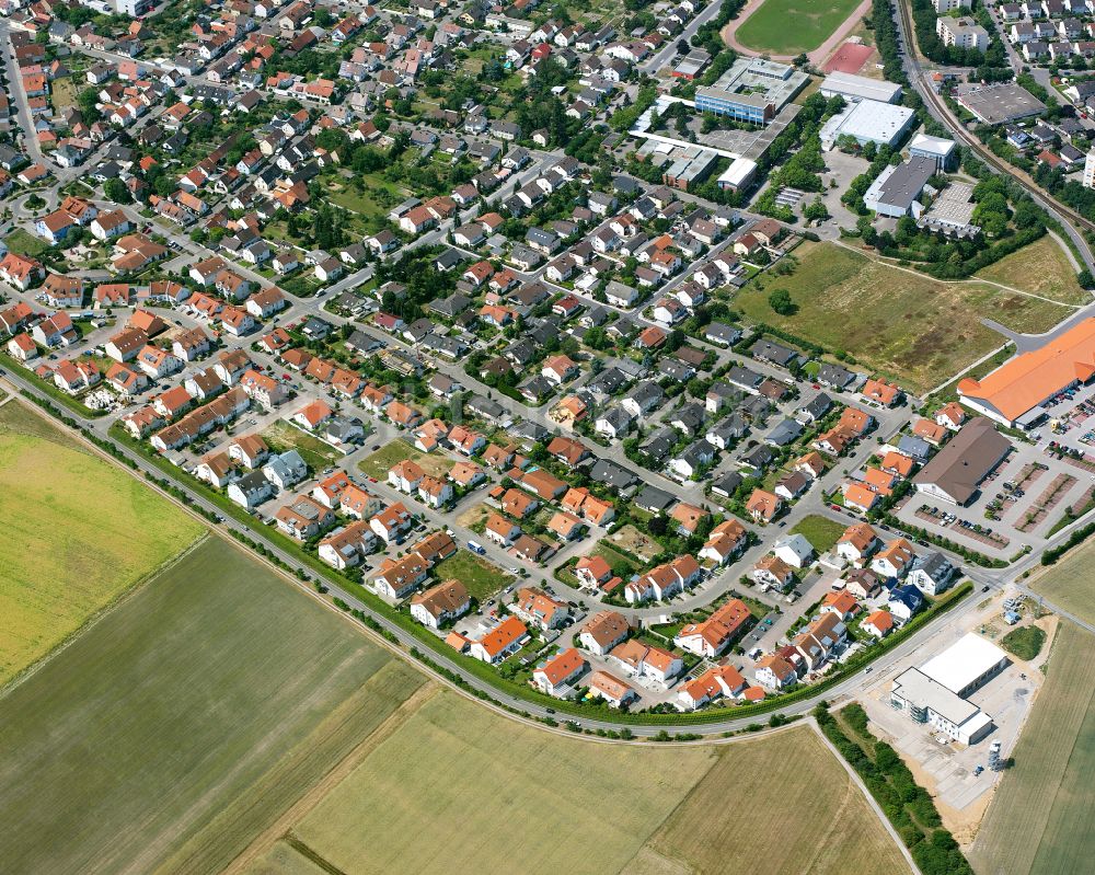 Luftaufnahme Linkenheim - Wohngebiet der Mehrfamilienhaussiedlung in Linkenheim im Bundesland Baden-Württemberg, Deutschland