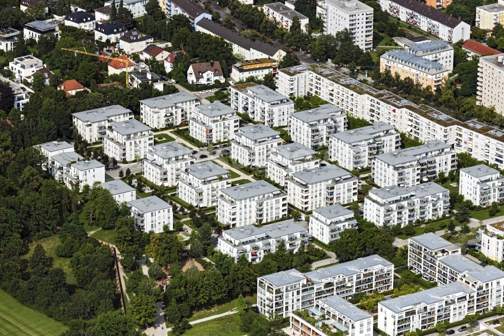 Luftbild München - Wohngebiet einer Mehrfamilienhaussiedlung an der Margit-Schramm-Straße in München im Bundesland Bayern, Deutschland
