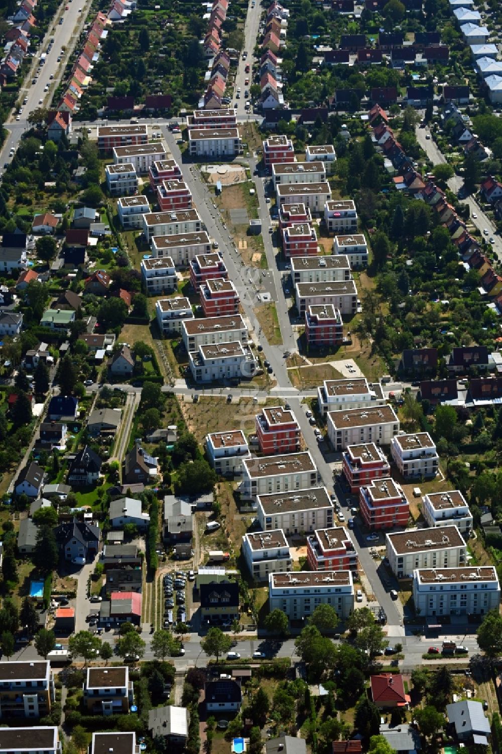 Luftbild Berlin - Wohngebiet der Mehrfamilienhaussiedlung Maßholderweg - Rubusweg - Betulaweg im Ortsteil Altglienicke in Berlin, Deutschland
