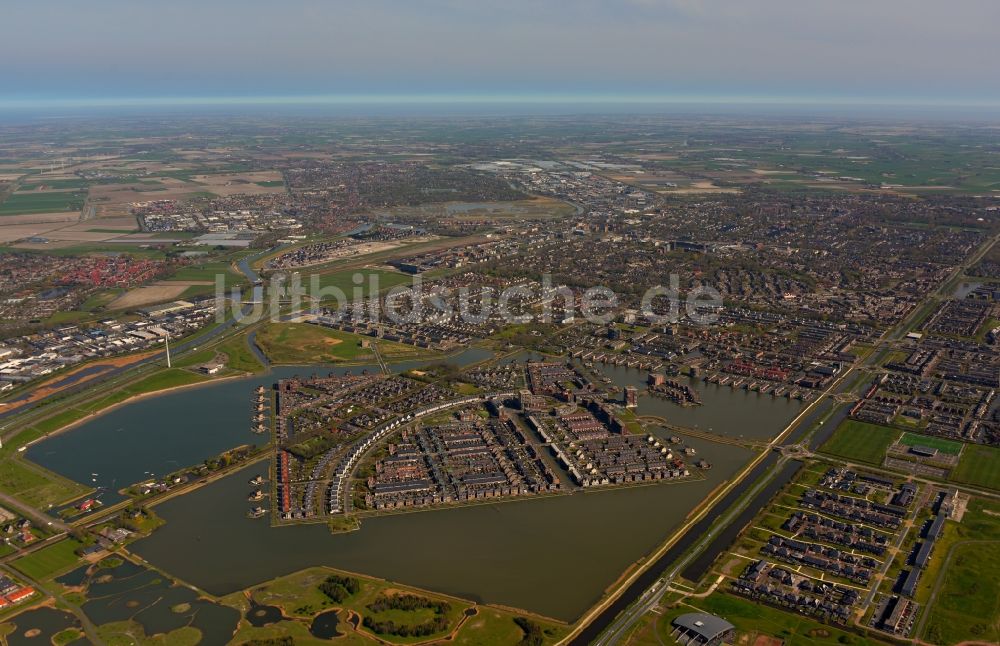 Luftaufnahme Heerhugowaard - Wohngebiet der Mehrfamilienhaussiedlung im Meer van Luna in Heerhugowaard in Noord-Holland, Niederlande