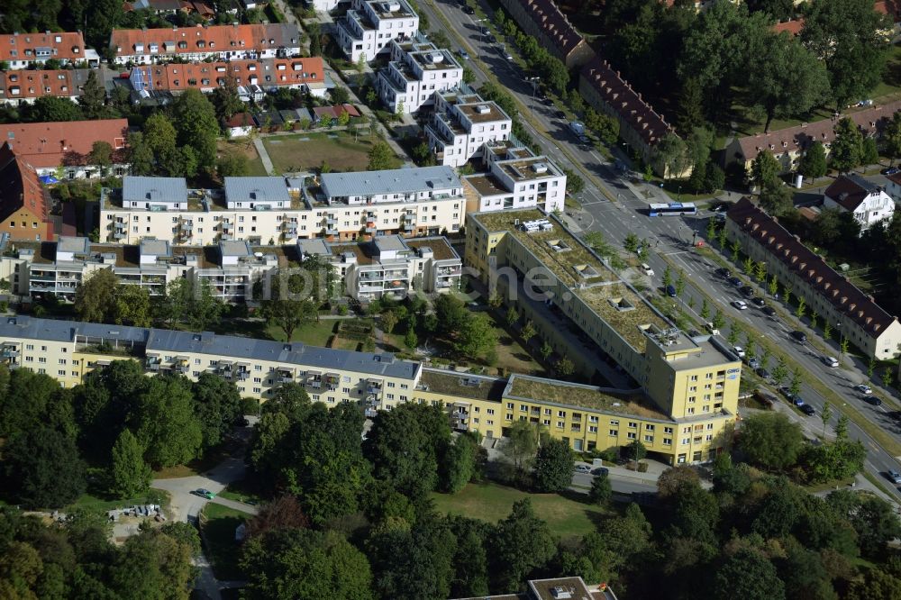 München, Berg am Laim von oben - Wohngebiet einer Mehrfamilienhaussiedlung in München, Berg am Laim im Bundesland Bayern