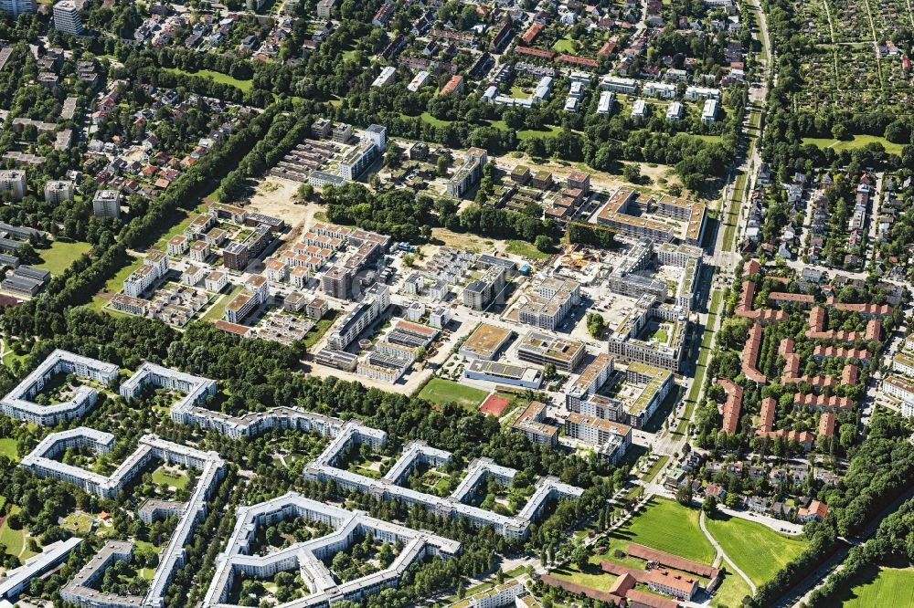 Luftaufnahme München - Wohngebiet der Mehrfamilienhaussiedlung im Ortsteil Bogenhausen in München im Bundesland Bayern, Deutschland