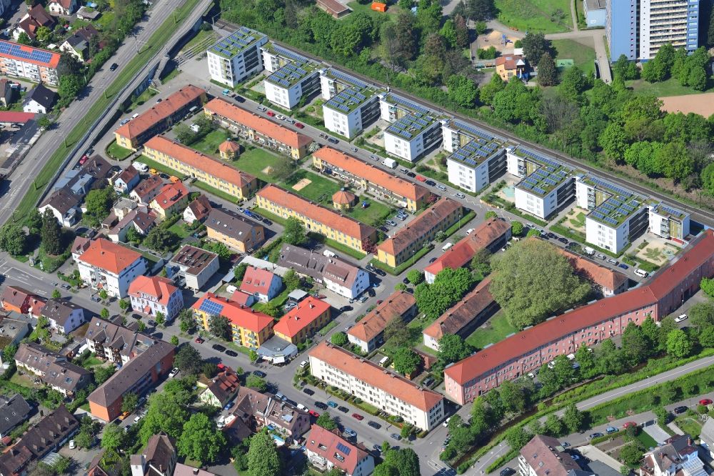 Luftbild Freiburg im Breisgau - Wohngebiet einer Mehrfamilienhaussiedlung im Ortsteil Haslach in Freiburg im Breisgau im Bundesland Baden-Württemberg, Deutschland