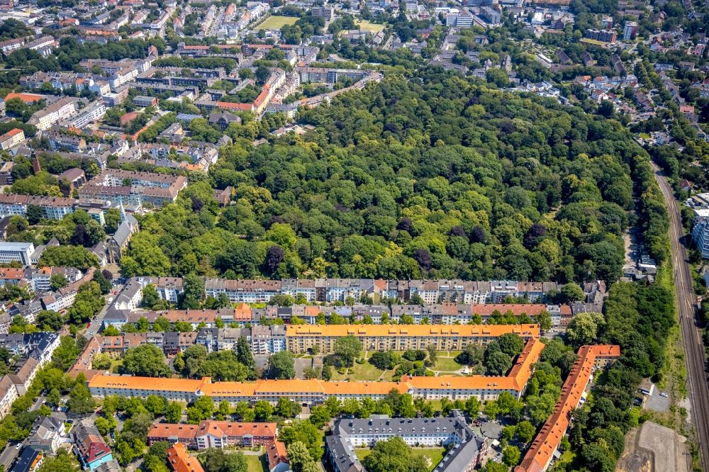 Luftaufnahme Dortmund - Wohngebiet der Mehrfamilienhaussiedlung im Ortsteil Kaiserbrunnen in Dortmund im Bundesland Nordrhein-Westfalen, Deutschland