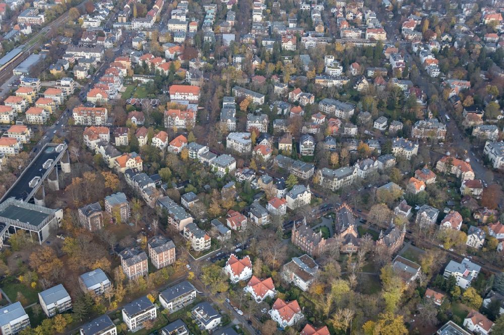 Berlin von oben - Wohngebiet der Mehrfamilienhaussiedlung im Ortsteil Lichterfelde in Berlin, Deutschland