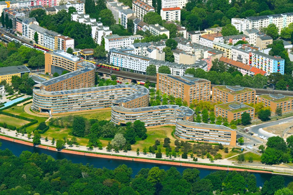 Berlin von oben - Wohngebiet einer Mehrfamilienhaussiedlung im Ortsteil Moabit in Berlin, Deutschland