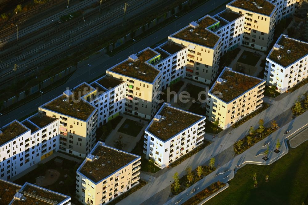 Luftaufnahme München - Wohngebiet der Mehrfamilienhaussiedlung im Ortsteil Pasing-Obermenzing in München im Bundesland Bayern, Deutschland