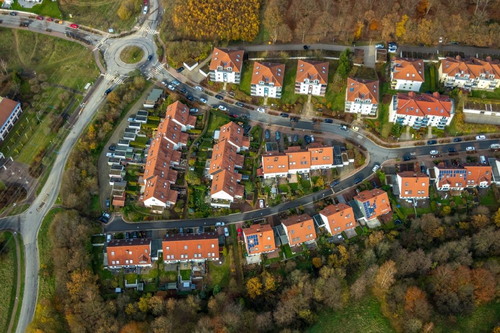 Luftaufnahme Lüdenscheid - Wohngebiet der Mehrfamilienhaussiedlung im Ortsteil Vogelberg in Lüdenscheid im Bundesland Nordrhein-Westfalen, Deutschland