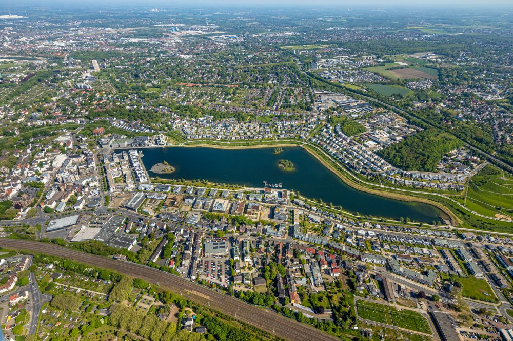 Dortmund aus der Vogelperspektive: Wohngebiet der Mehrfamilienhaussiedlung am Phoenixsee in Dortmund im Bundesland Nordrhein-Westfalen, Deutschland