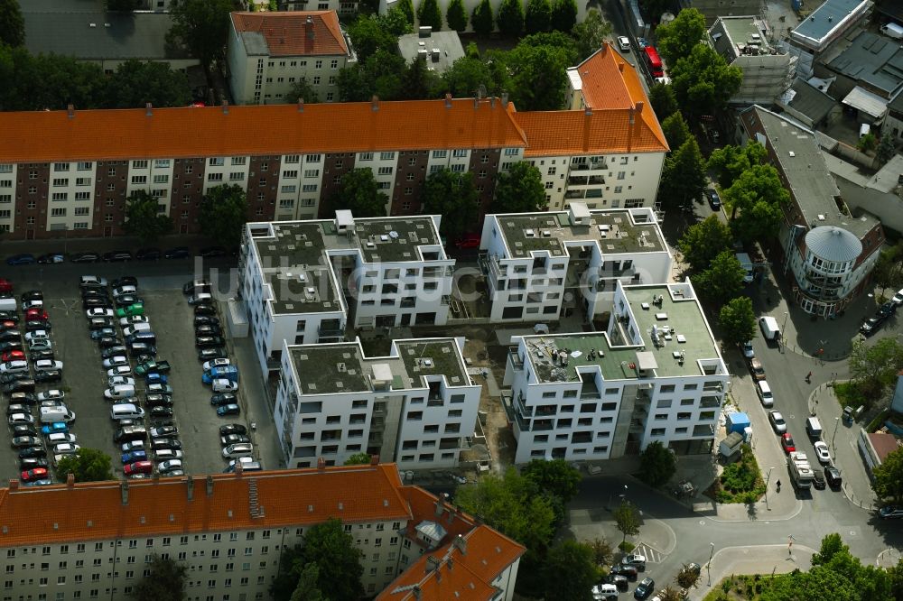 Luftbild Berlin - Wohngebiet der Mehrfamilienhaussiedlung am Pistoriusplatz im Ortsteil Weißensee in Berlin, Deutschland