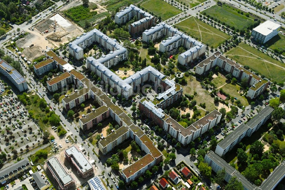Luftbild Berlin - Wohngebiet einer Mehrfamilienhaussiedlung Plauener Straße - Sollstädter Straße - Arendsweg im Ortsteil Hohenschönhausen in Berlin, Deutschland