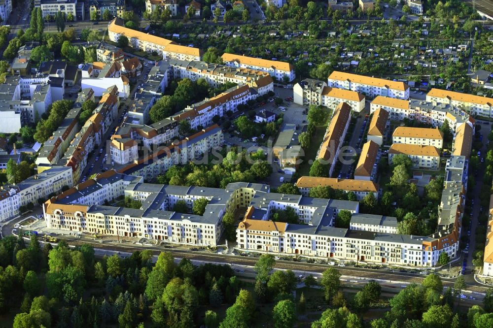 Luftbild Magdeburg - Wohngebiet der Mehrfamilienhaussiedlung Raiffeisenstraße - Schäfferstraße - Helmholtzstraße in Magdeburg im Bundesland Sachsen-Anhalt, Deutschland