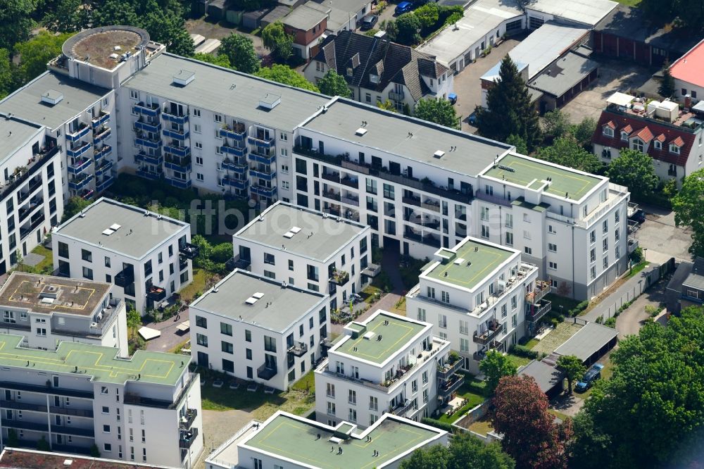 Luftbild Berlin - Wohngebiet der Mehrfamilienhaussiedlung Reichenberger Straße - Küstriner Straße im Ortsteil Hohenschönhausen in Berlin, Deutschland