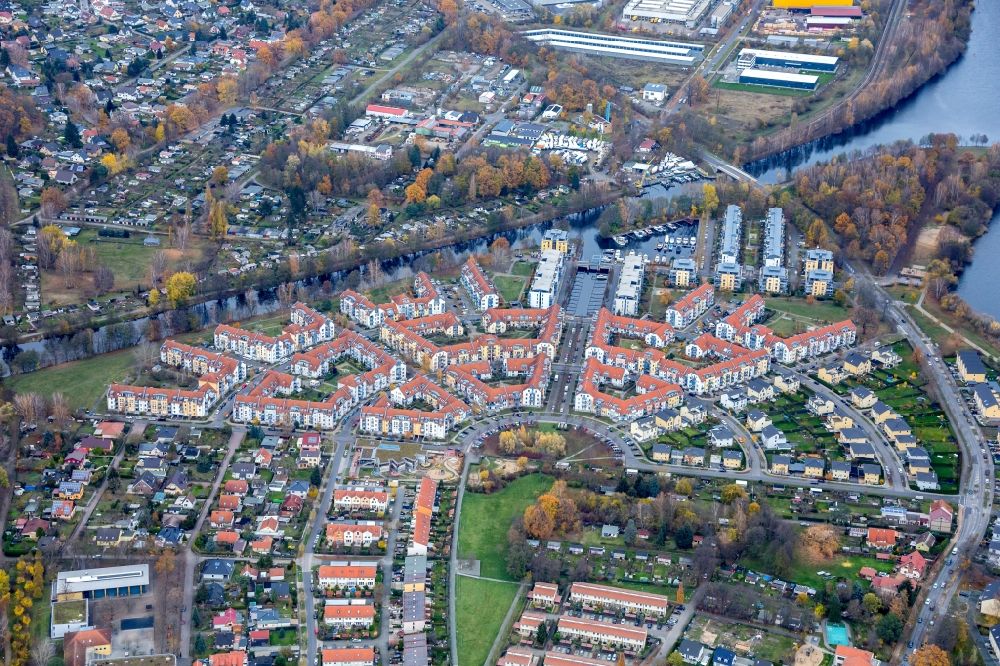 Luftbild Hennigsdorf - Wohngebiet der Mehrfamilienhaussiedlung Ringpromenade in Hennigsdorf im Bundesland Brandenburg, Deutschland