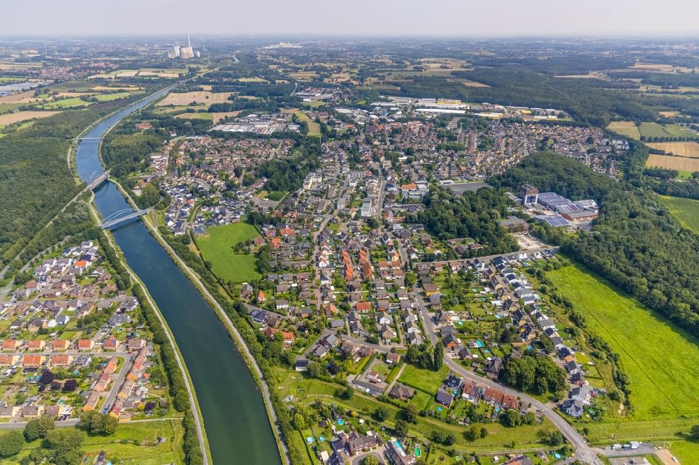 Rünthe aus der Vogelperspektive: Wohngebiet der Mehrfamilienhaussiedlung in Rünthe im Bundesland Nordrhein-Westfalen, Deutschland